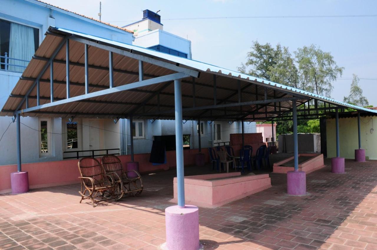 Arunachala Ramana Home Tiruvannāmalai Exteriör bild